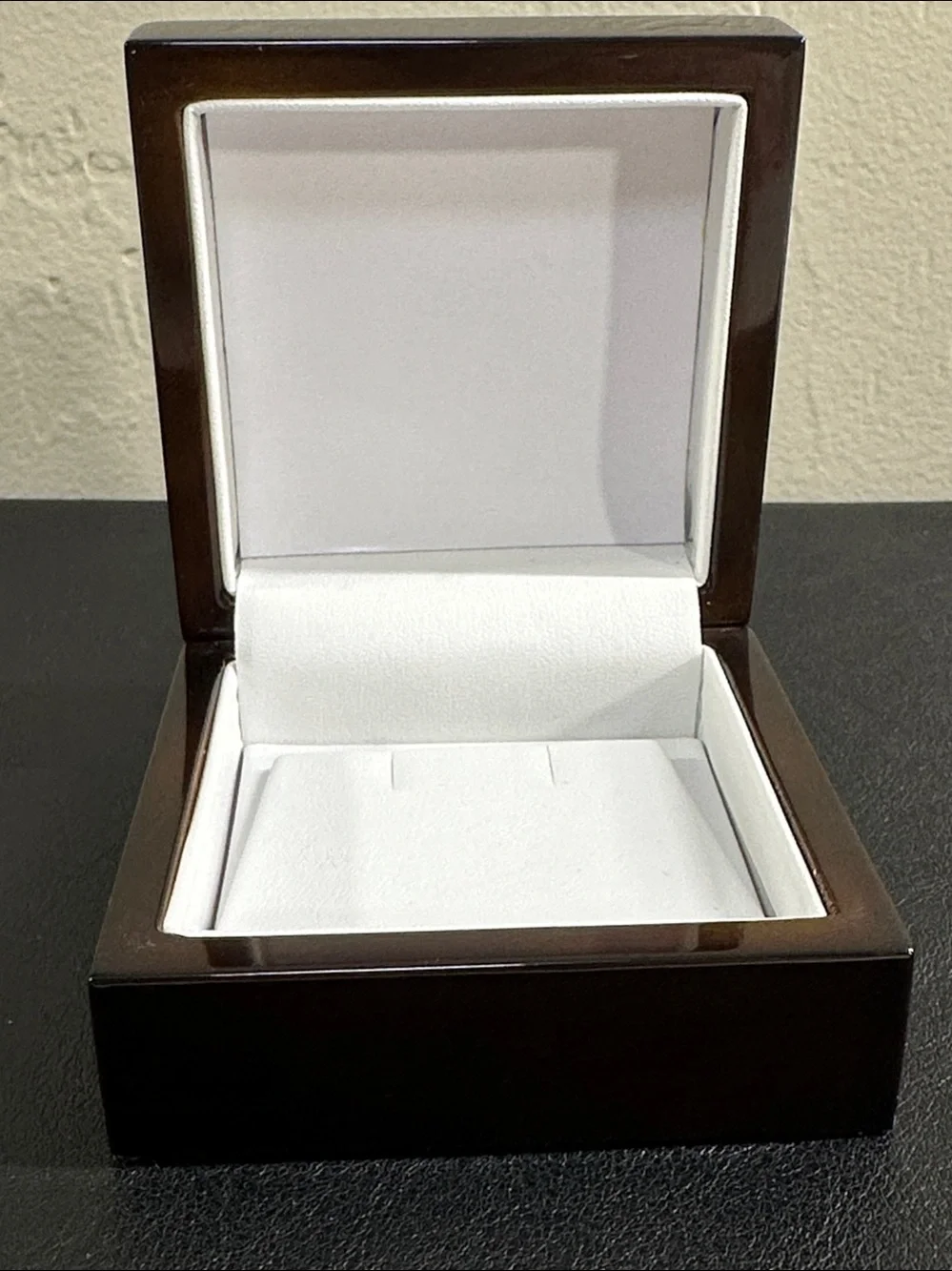Premium Wooden Pendant Necklace Gift Box - Glossy Brown Lacquer Finish New